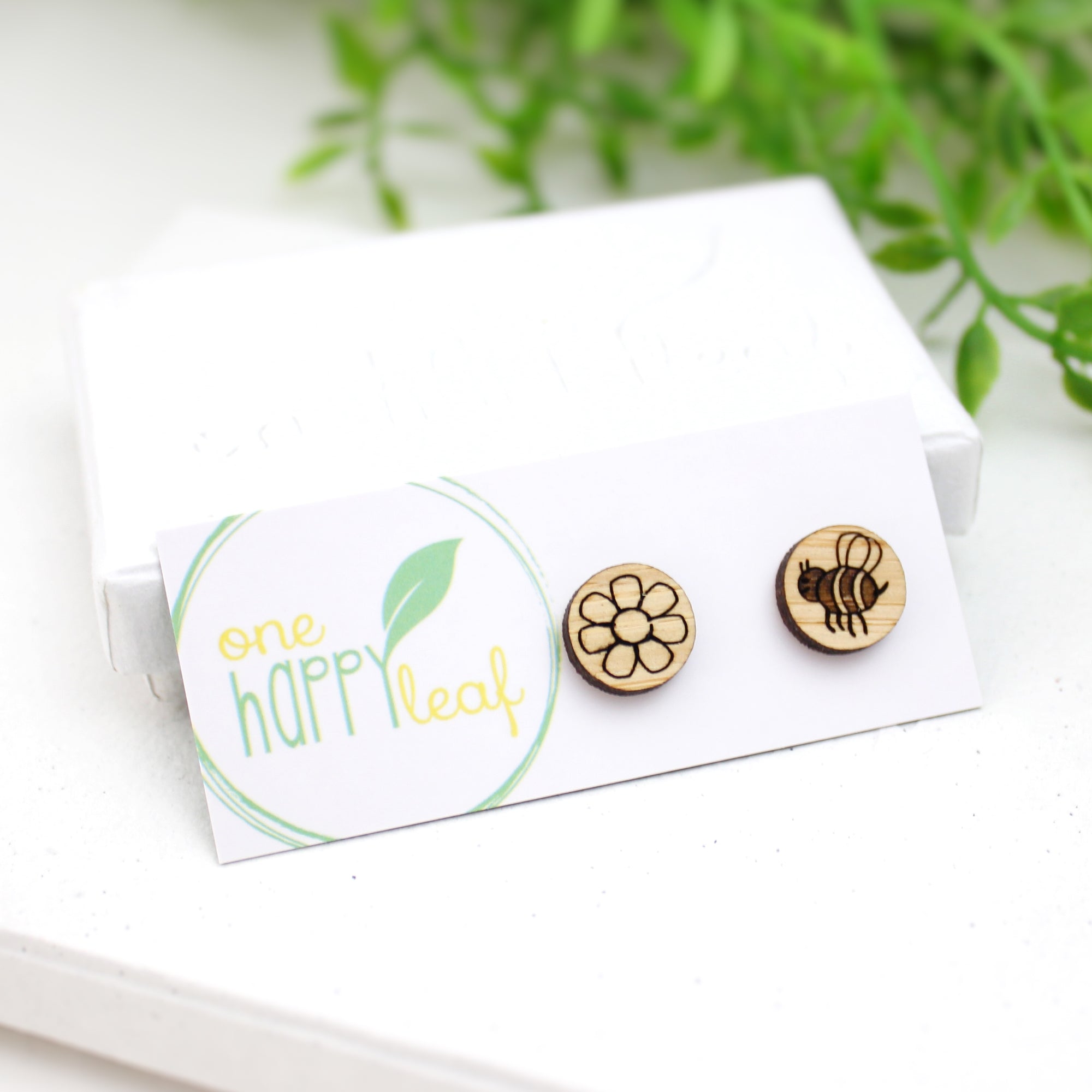 Bee and flower mismatched earrings