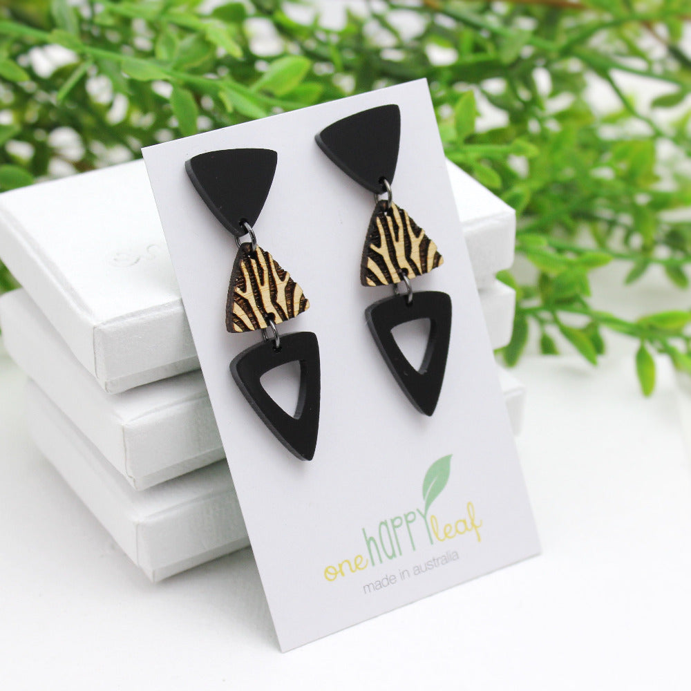 Sustainable dangle geo earrings