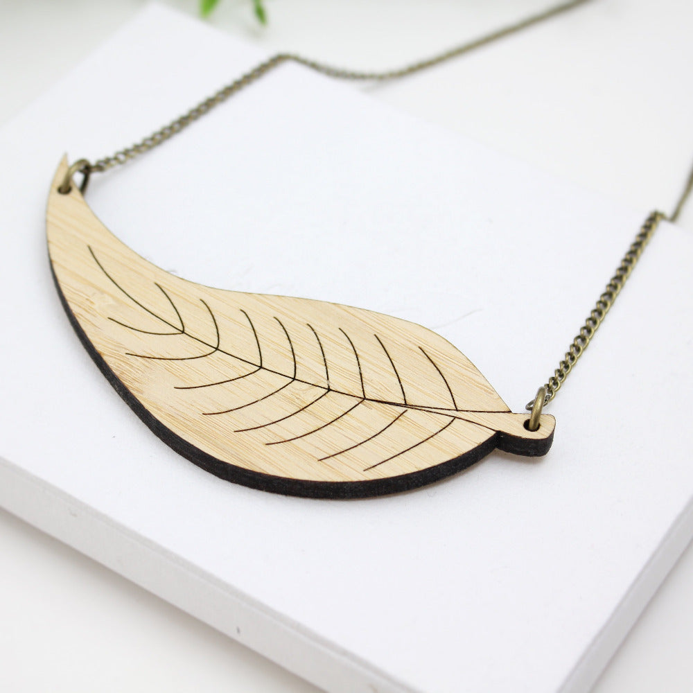 Leaf pendant necklace eco friendly 
