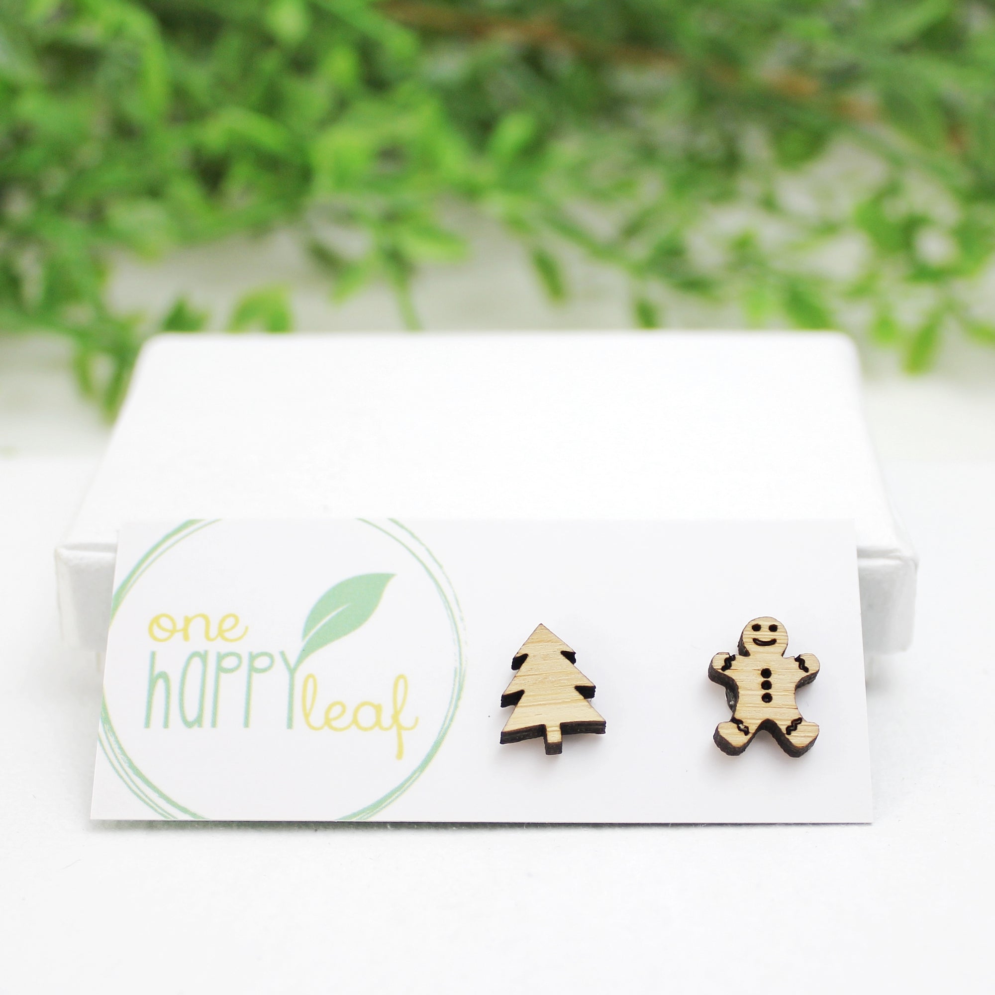 Gingerbread men and tree studs
